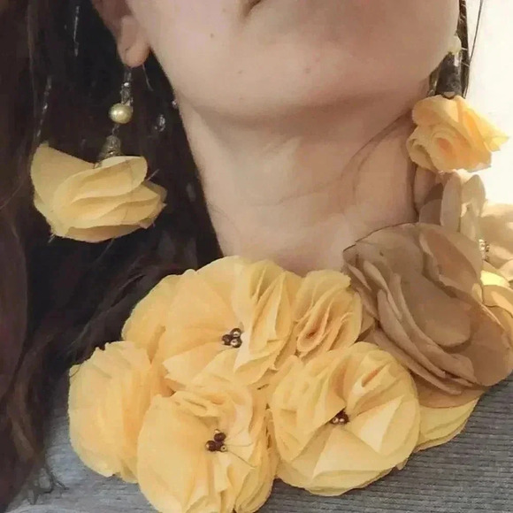 Handmade necklace and earings set - Picture 9 of 9